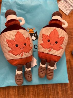 2026 Canada Exclusive Acered Maple Syrup Plush collectible - Smiling Leaf Design
